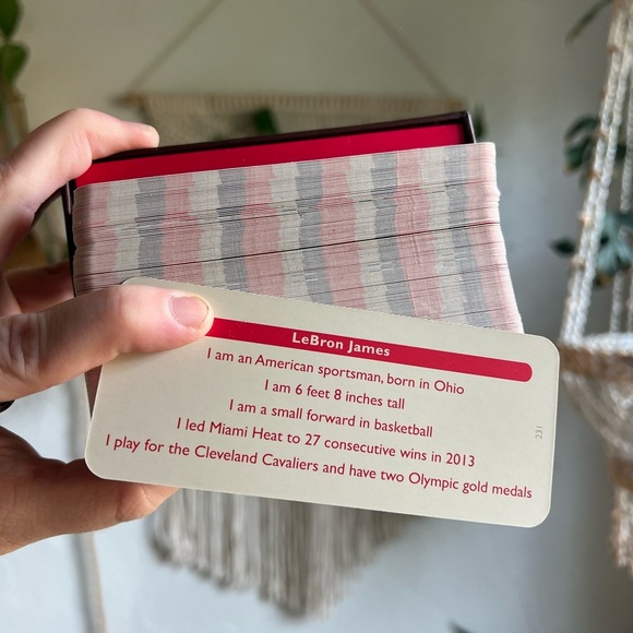 Ridley’s Games Room “Who Am I?” Quiz Game 140 Cards, Party Trivia Guessing Game - Picture 4 of 4